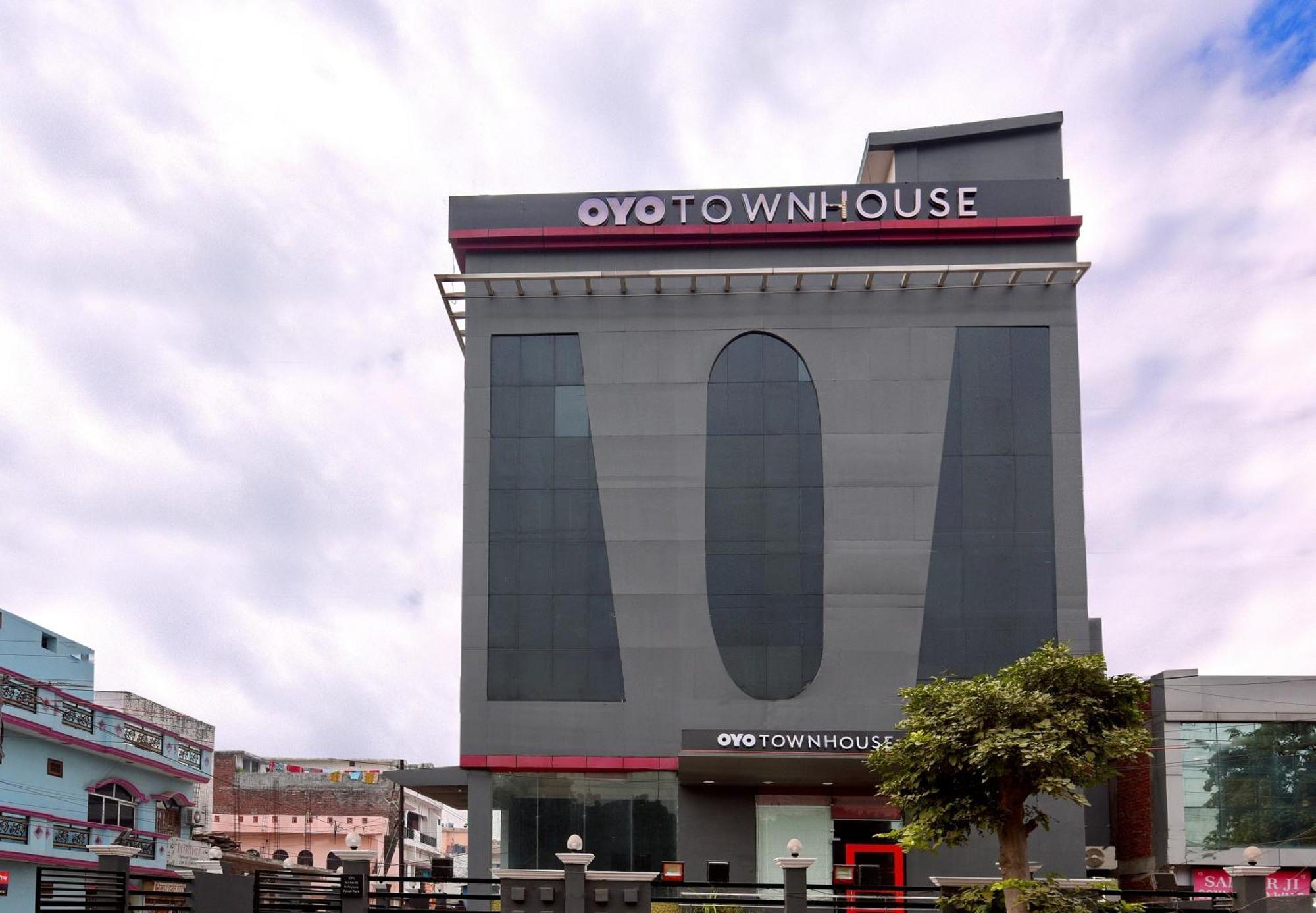 Townhouse Function Inn Near Chaudhary Charan Singh International Airport Lucknow Exterior photo
