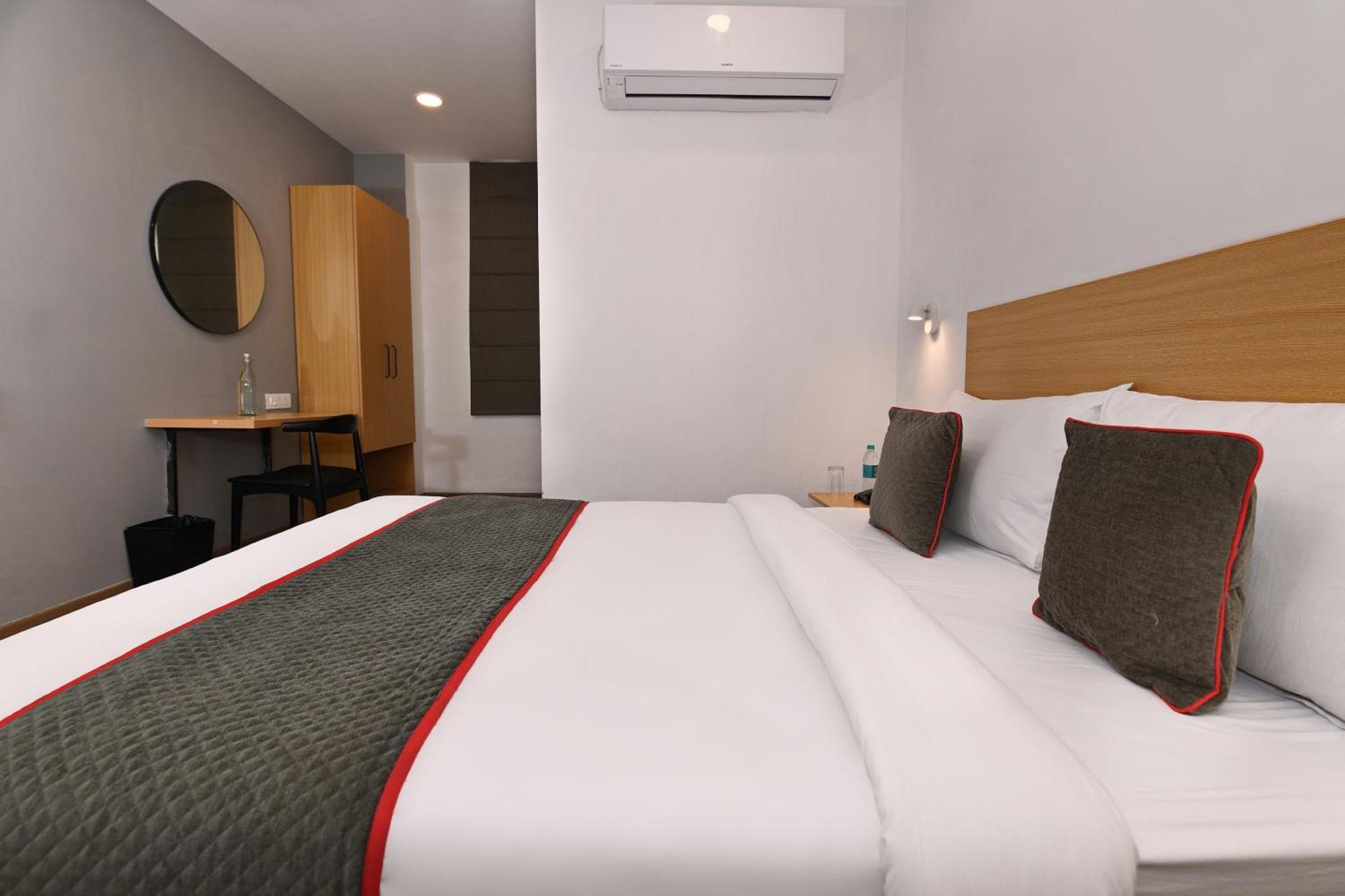 Townhouse Function Inn Near Chaudhary Charan Singh International Airport Lucknow Exterior photo